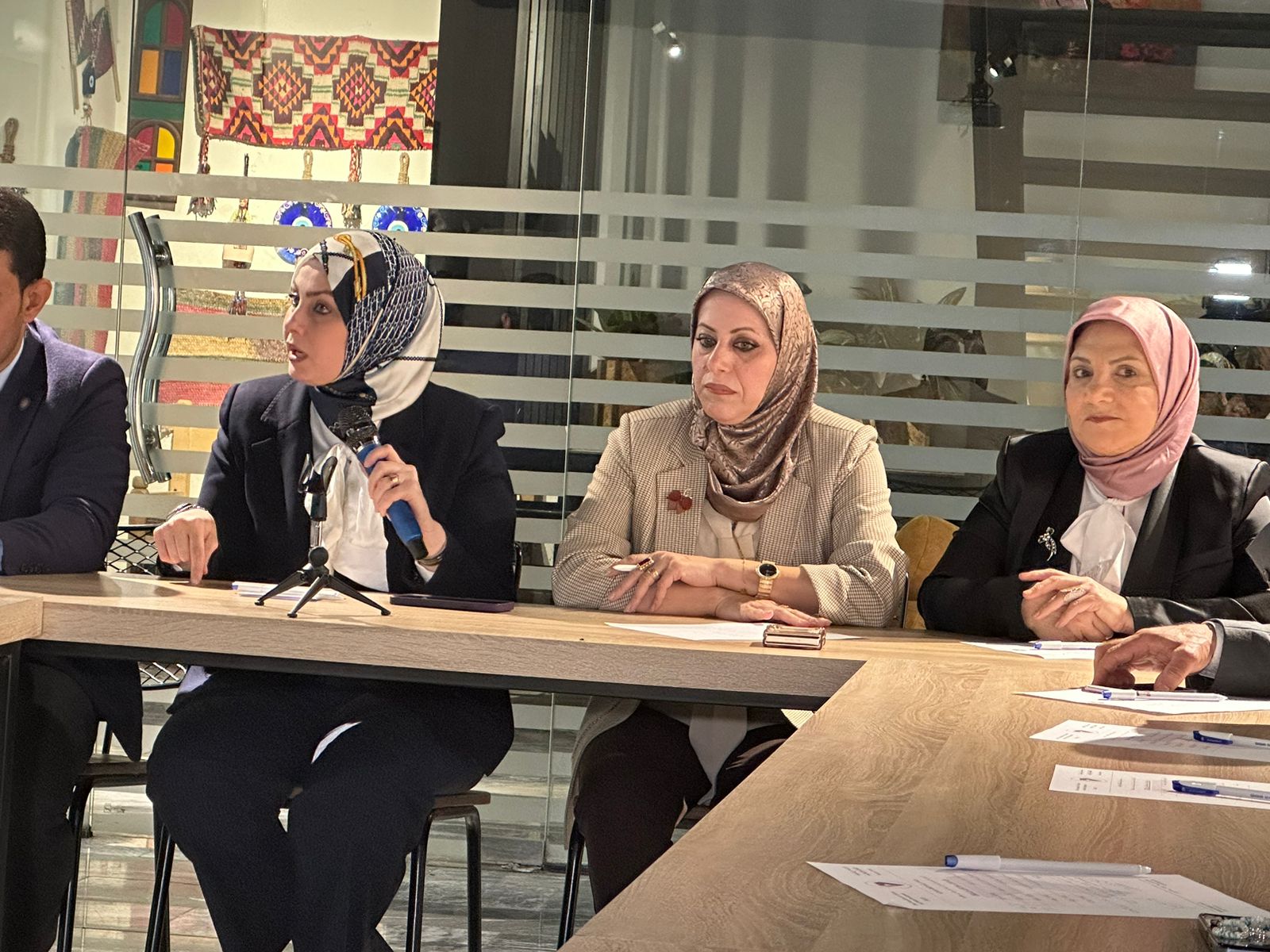 حوارية تناقش التحديات التي تواجه النساء المرشحات